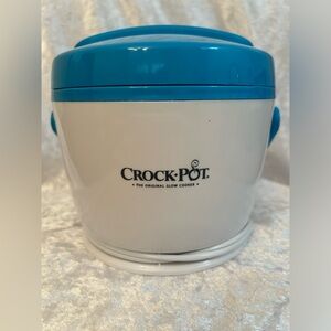 Crockpot the original slow cooker. Lunch crockpot, the warmer in blue.